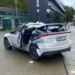 После схода сели в Сочи автомобиль исчез почти полностью, владелец требует возмещения